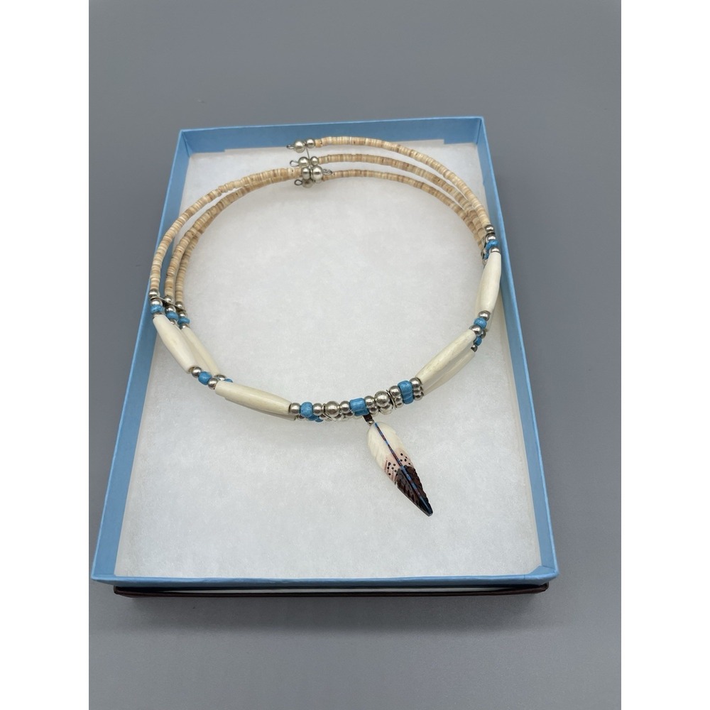 Handmade native necklace cream, turquoise, silver beads with feather - Picture 10 of 10